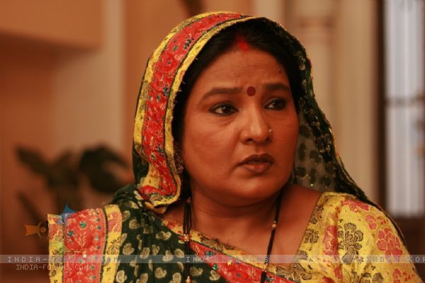 33349-kaushalya-ji-looking-tensed - SAPNA BABUL KA BIDAAI ALL PICTURES AND WALLPAPERS