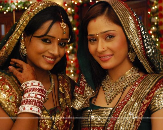 38716-ragini-and-sadhna-looking-marveiollous - SAPNA BABUL KA BIDAAI ALL PICTURES AND WALLPAPERS
