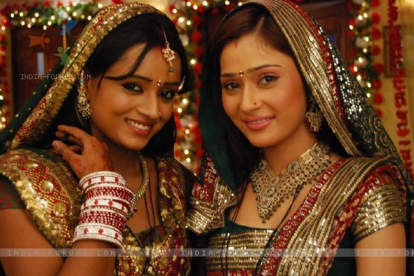 38716-ragini-and-sadhna-looking-marvellous - SAPNA BABUL KA BIDAAI ALL PICTURES AND WALLPAPERS