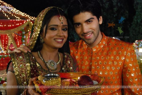 38880-ragini-with-ranvir-in-sapna-babul-ka-bidaai - SAPNA BABUL KA BIDAAI ALL PICTURES AND WALLPAPERS