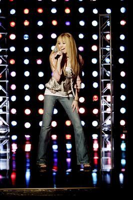 26799991 - 3HaNnAh MoNtAnA