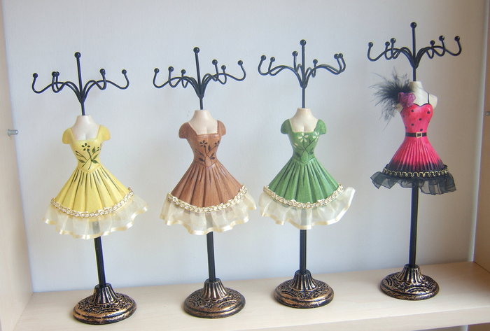 suporturi-bijuterii-lemn-rochite-12078 - masti venetiene