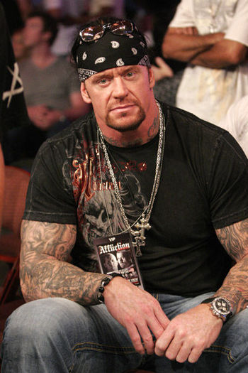 undertaker (16) - alege cel mai frumos wrestler