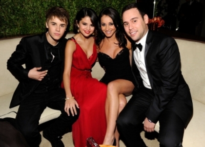 11 - xSelena 28 februarie 2011 Vanity Fair Oscar Party