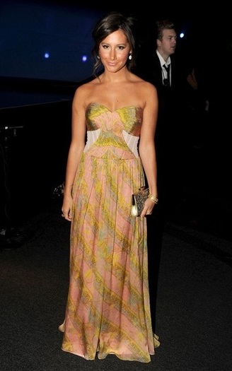 ashley-tisdale - club ashley