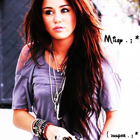 32098597_QJKZYXDPT - miley cyrus  very sweety