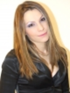 Emanuela, concurenta la Nora pentru mama