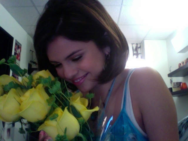 JLUWXHBAMXQYDTQTUBX - poze selena