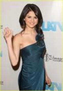 MATTINLDRTFDJYWWIVH - poze selena