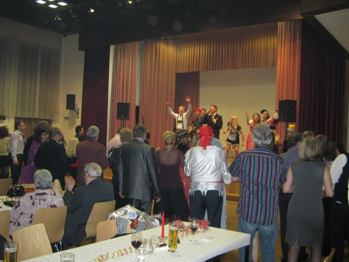 ne distram la bal ne distram la bal