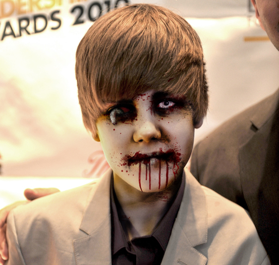 Zombie Justin - poze amuzante