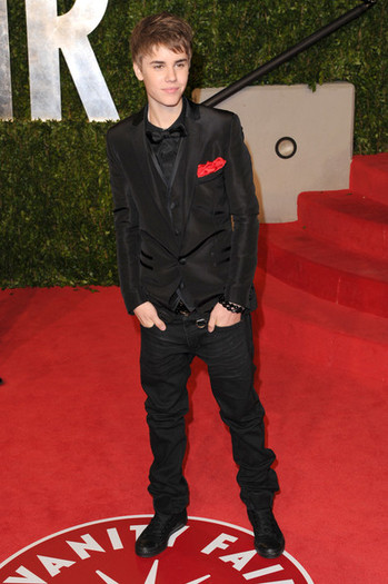 Justin+Bieber+2011+Vanity+Fair+Oscar+Party+MGzb1Vb-tRfl