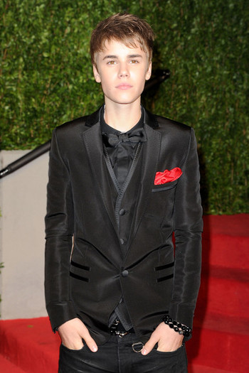 Justin+Bieber+2011+Vanity+Fair+Oscar+Party+VVyotQYWza_l - justin bieber 2011