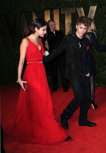 Justin+Bieber+2011+Vanity+Fair+Oscar+Party+zn4wB1EUv1Il - justin bieber 2011