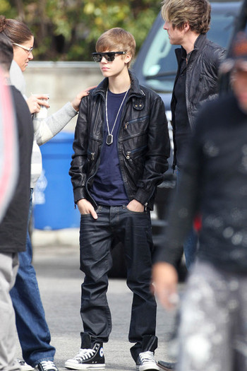 Justin+Bieber+Justin+Bieber+Prepares+Film+_EFBrjmWYzyl - justin bieber 2011