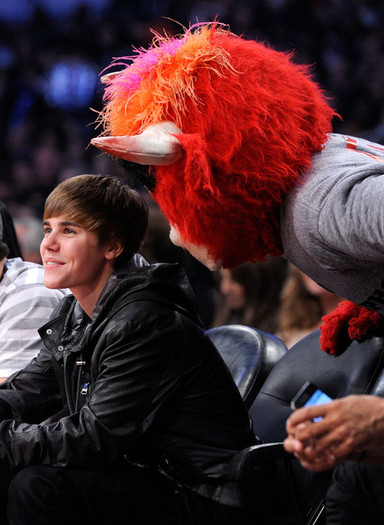 Justin+Bieber+2011+NBA+Star+Game+Performances+4F9X8rW62Inl