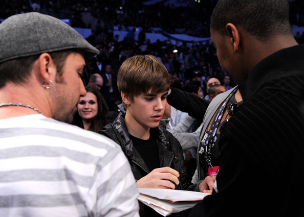 Justin+Bieber+2011+NBA+Star+Game+Performances+6GzCRJuvY8el - justin bieber 2011