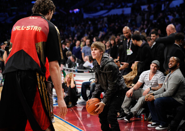 Justin+Bieber+2011+NBA+Star+Game+Performances+61fOI9F-CPtl - justin bieber 2011