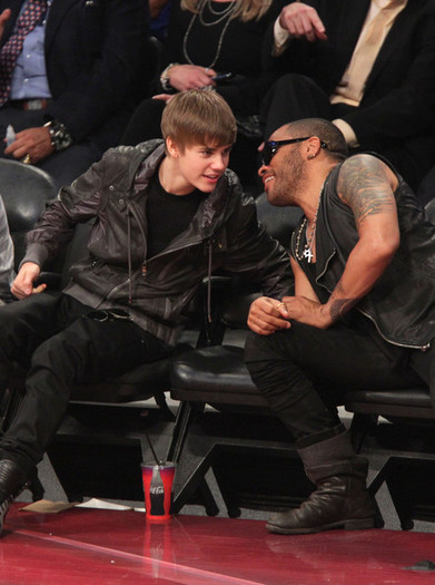 Justin+Bieber+2011+NBA+Star+Game+Performances+Bc8m5rs4DyGl - justin bieber 2011