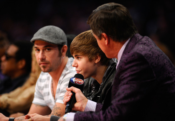 Justin+Bieber+2011+NBA+Star+Game+Performances+BnFxHGj5U-ul - justin bieber 2011