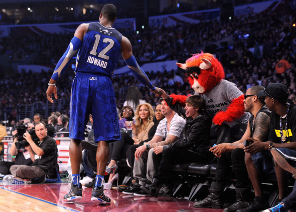 Justin+Bieber+2011+NBA+Star+Game+Performances+iQsD6XbiXJul - justin bieber 2011