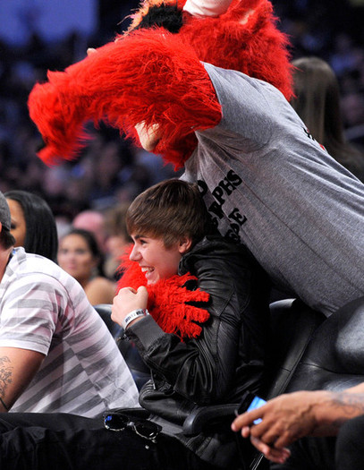 Justin+Bieber+2011+NBA+Star+Game+Performances+jMUlX7rfzJel - justin bieber 2011