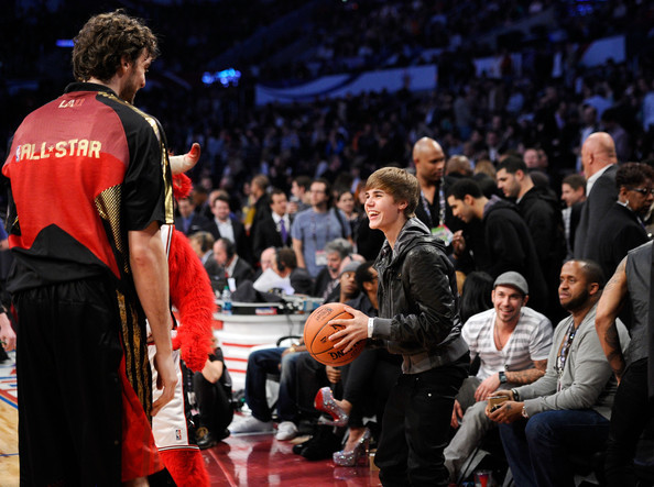 Justin+Bieber+2011+NBA+Star+Game+Performances+lhgTmnFAx-Pl - justin bieber 2011