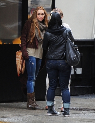  - x Shopping for shoes in New York City - 28th February 2011
