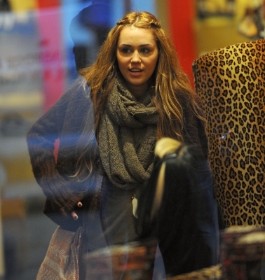  - x Shopping for shoes in New York City - 28th February 2011