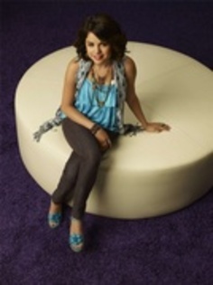 UOVDTFRVTLSSFNKLOPM - fan club selena