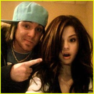 UTDEQGNYHYGTQZGENME - fan club selena