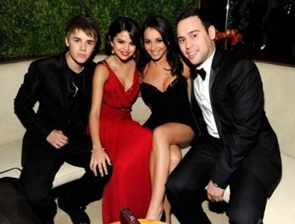 Justin-and-Selena-twitter-photo-VF-party - justin bieber si selena gomez cuplul perfect