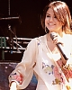 thumb_003.png - selly in concert in argentina