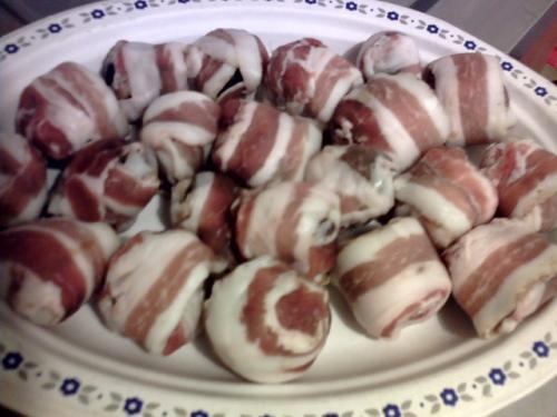 ficatel de pui invelit in bacon