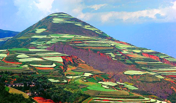 cover-interior - Dealurile multicolore din Yunnan un loc unic pe Terra