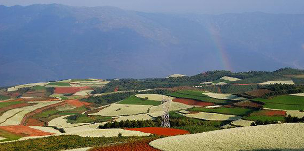18 - Dealurile multicolore din Yunnan un loc unic pe Terra