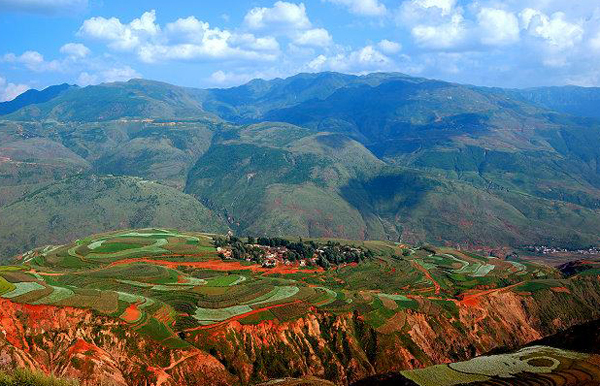 19 - Dealurile multicolore din Yunnan un loc unic pe Terra