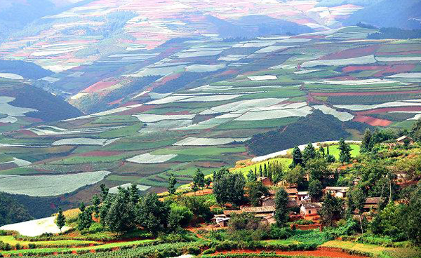 23 - Dealurile multicolore din Yunnan un loc unic pe Terra