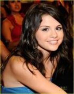 NUERXIYBTIOYTEXAUFO - poze selena