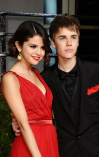 poze vedete - 00 Selena si Justin cel mai frumos cuplu de la petrecerea oscarurilor vanity fair 00