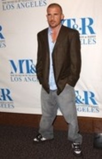 73871877_10331482_16546652