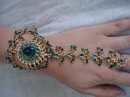 113 - 0Incredible Indian Art