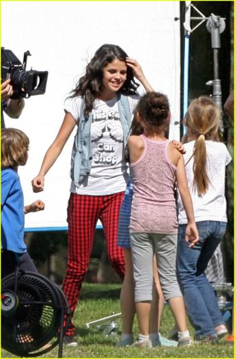 selena-gomez-miley-cyrus-07 - aici va arata cat o besk eu pe sell
