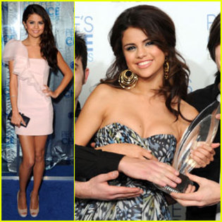 selena-gomez-pcas - aici va arata cat o besk eu pe sell