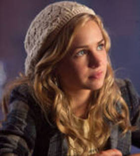 30555776_KABTCKADL - Britt Robertson