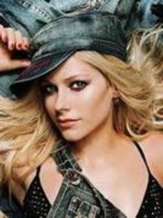 28835402_KAYVEVMPI - avrill lavigne