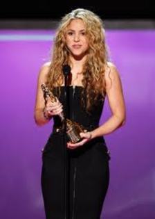 Shakira; gdjgk
