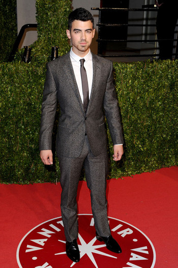 Joe+Jonas+2011+Vanity+Fair+Oscar+Party+Hosted+fihdJfYFNvnl - 2011 Vanity Fair Oscar Party Hosted By Graydon Carter - Arrivals