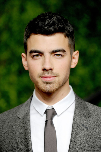 Joe+Jonas+2011+Vanity+Fair+Oscar+Party+Hosted+I5N1lmiR4T5l - 2011 Vanity Fair Oscar Party Hosted By Graydon Carter - Arrivals