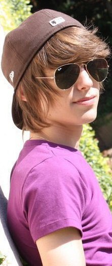 46276_149523348409933_149516495077285_342539_3915845_n[1]